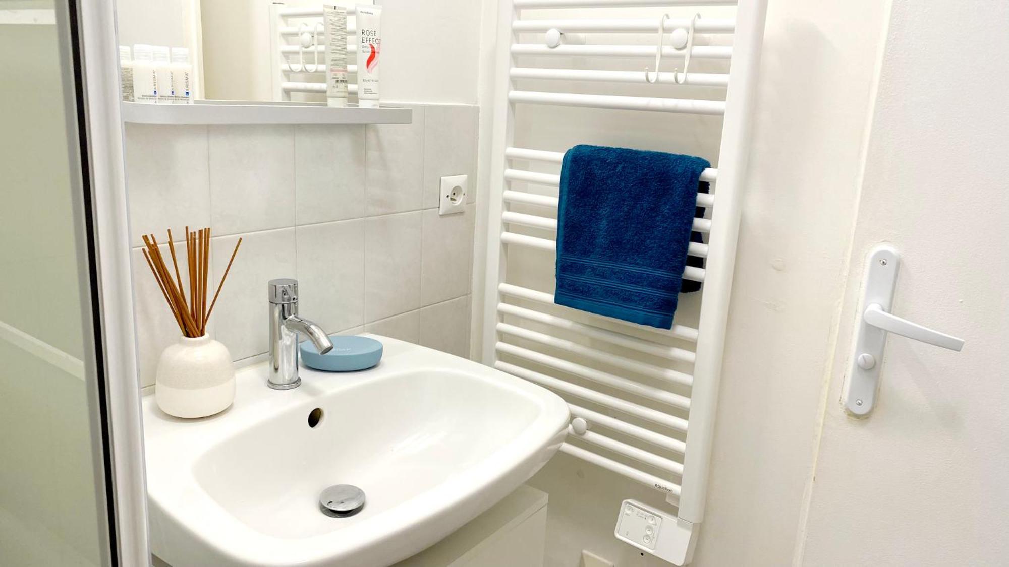 Studio Cosy Au Pied De La Gare De Cergy Le Haut - 35 Min De Paris Apartment Exterior photo